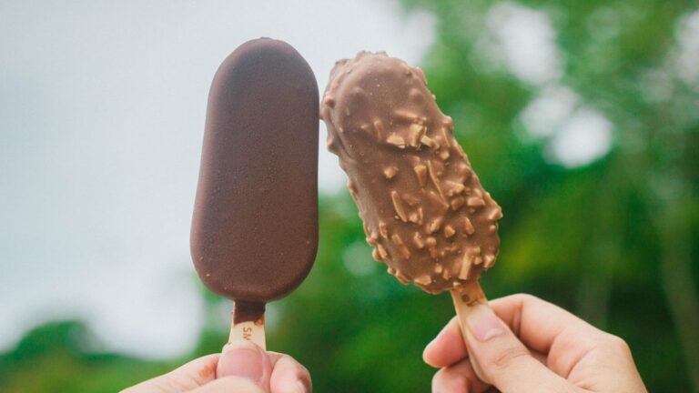 Chill Out with the Best Homemade Eskimo Pie Popsicle Recipe!